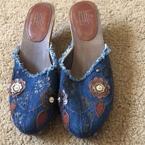 Clogs